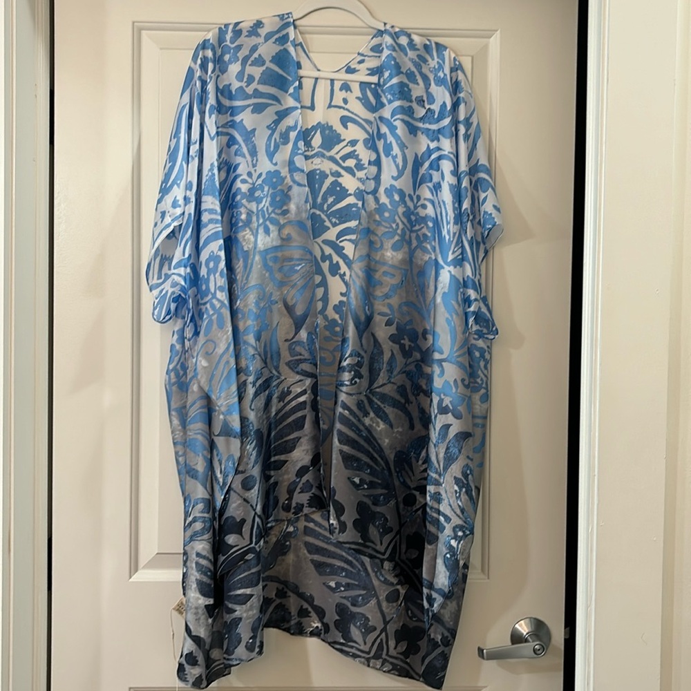 New! Pretty Persuasions blue & gray floral satin kimono/shawl/wrap/cover up